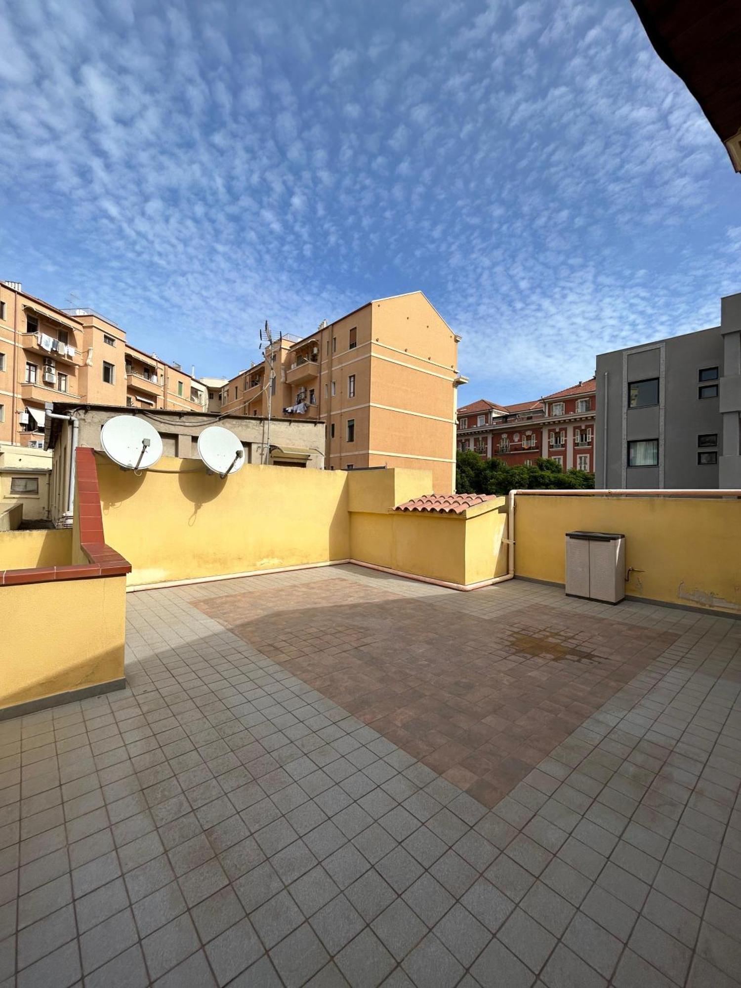 Appartamento Con Terrazzo Privato E Netflix Cagliari Exterior photo