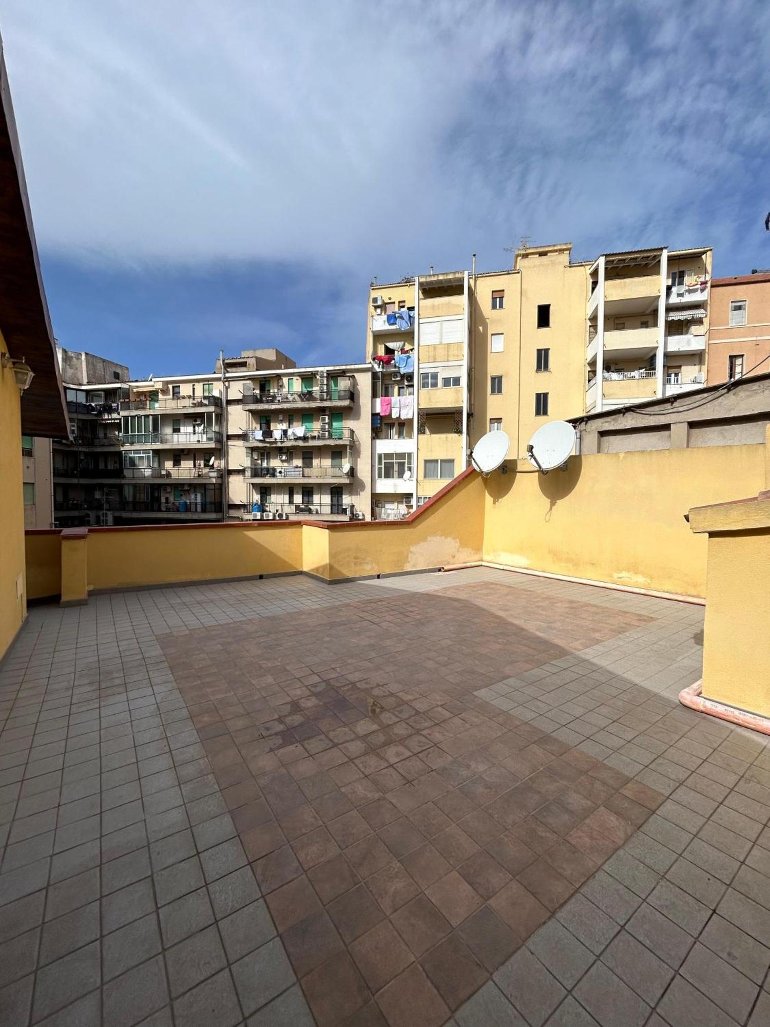 Appartamento Con Terrazzo Privato E Netflix Cagliari Exterior photo