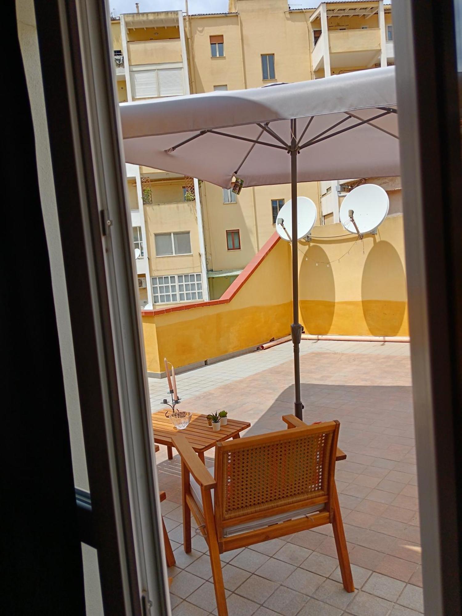 Appartamento Con Terrazzo Privato E Netflix Cagliari Exterior photo